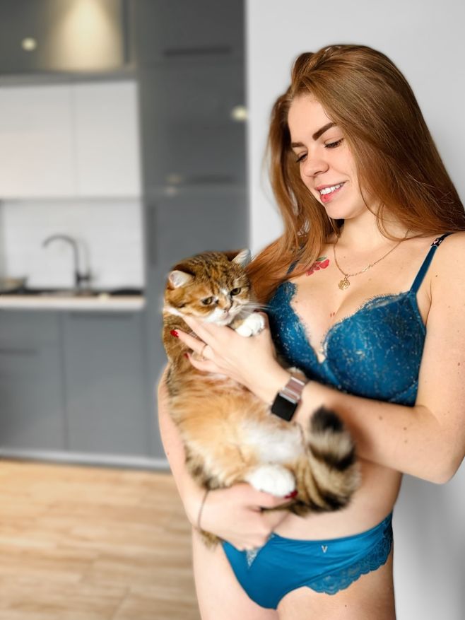 nielen podrží, ale aj rozpáli Vašu sebavedomú ženskosť💜 • Zvýrazní krivky a dodá prirodzený lift 💖 • Pamäťová pena, ktorá...